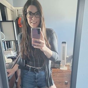 Meet your Posher, Cassandra